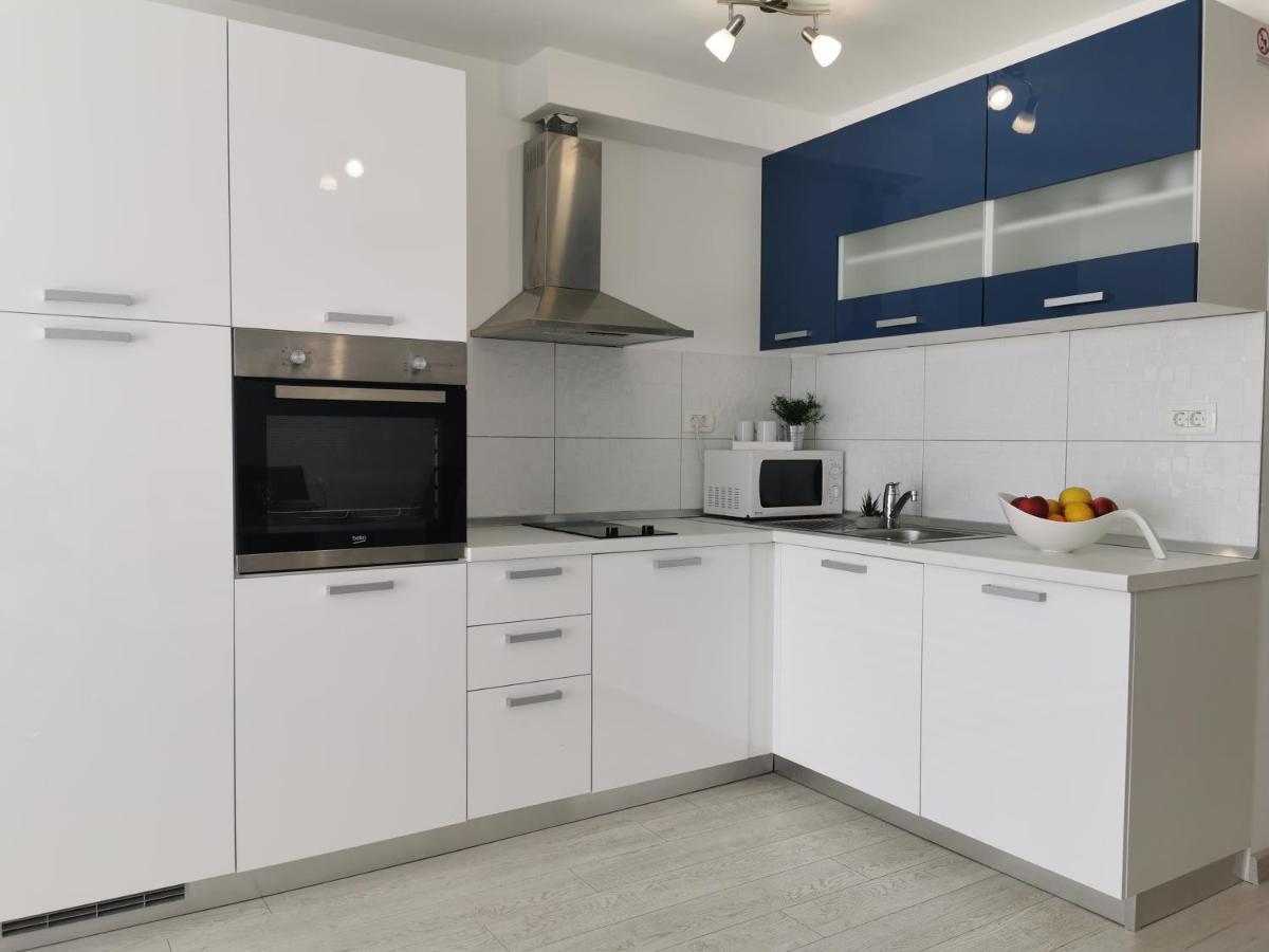 אומיס Apartments Rita Nemira מראה חיצוני תמונה