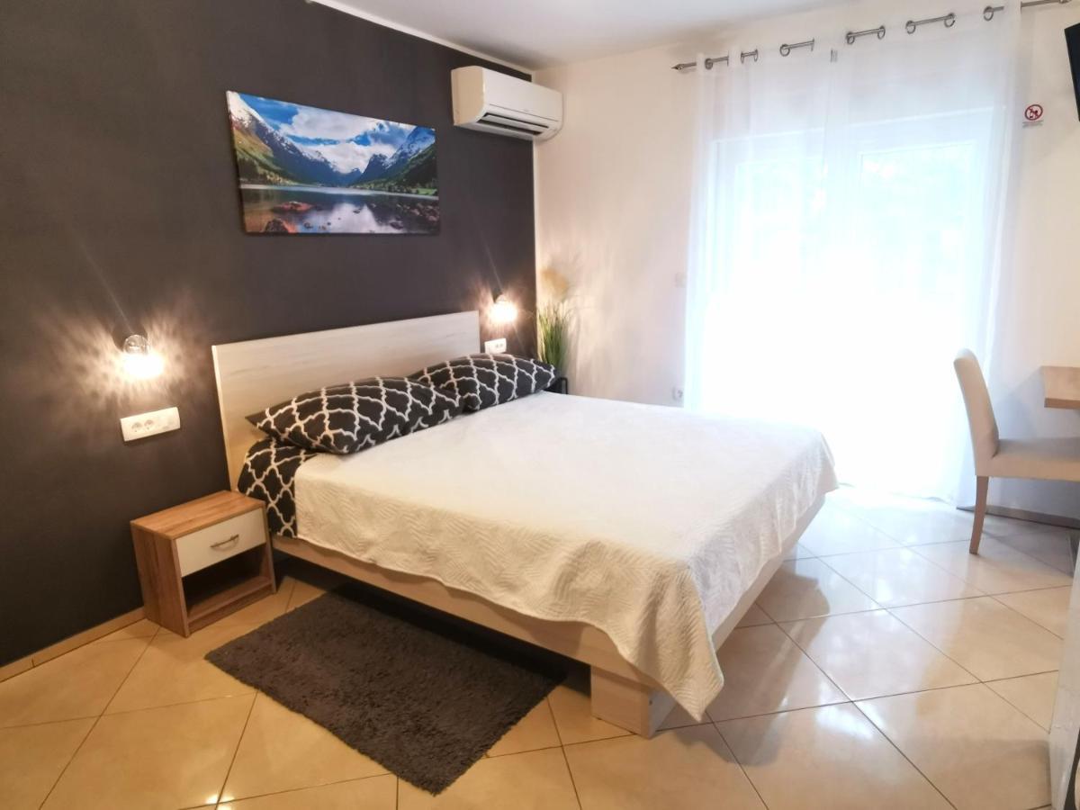 אומיס Apartments Rita Nemira מראה חיצוני תמונה